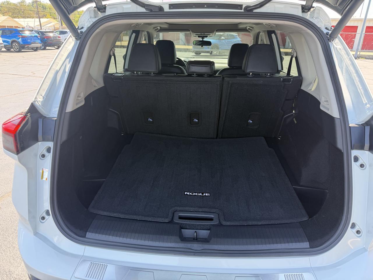 Nissan Rogue FWD SV *Ltd Avail* 2026