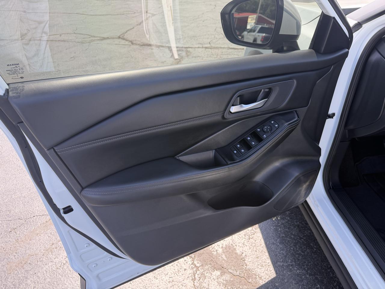 Nissan Rogue FWD SV *Ltd Avail* 2026