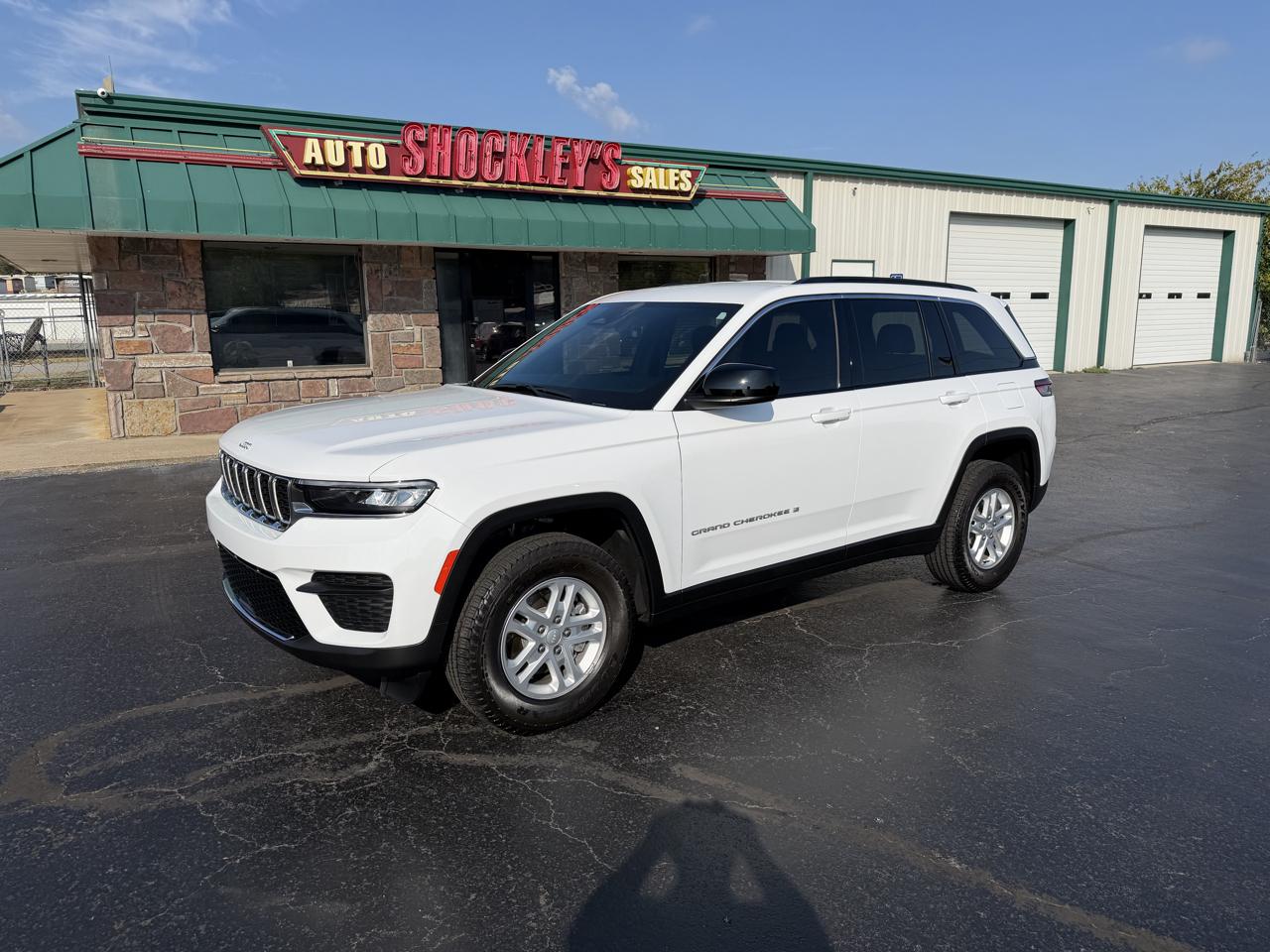 2025 Jeep Grand Cherokee Laredo 4x2