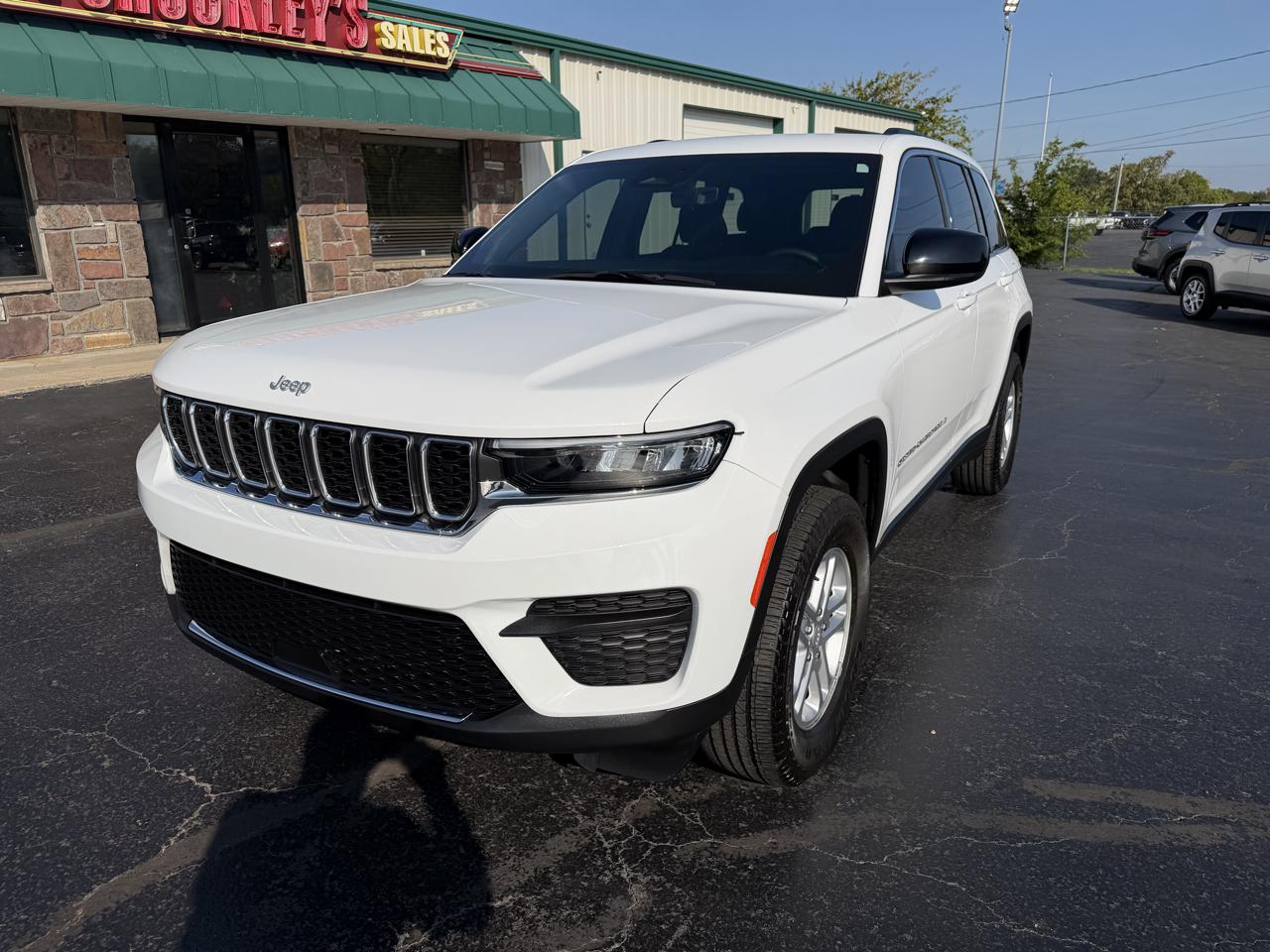 Jeep Grand Cherokee Laredo 4x2 2025