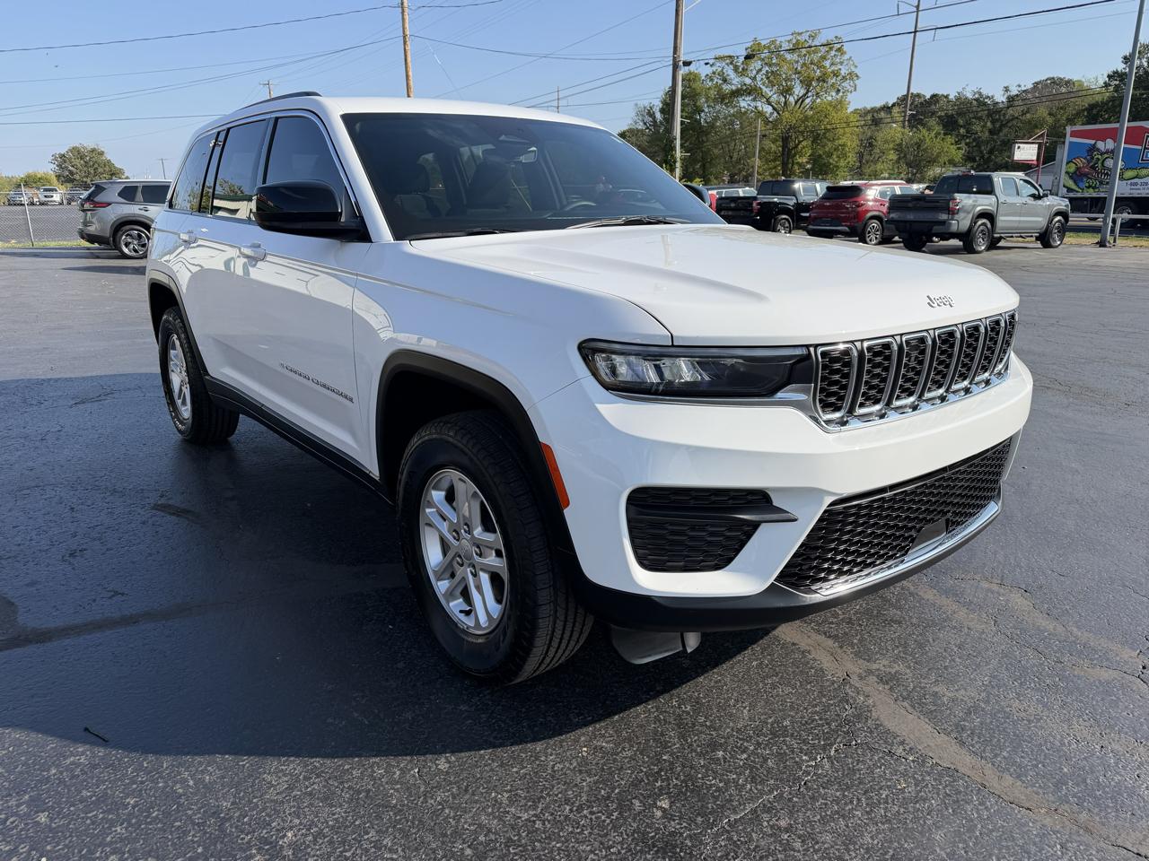 Jeep Grand Cherokee Laredo 4x2 2025