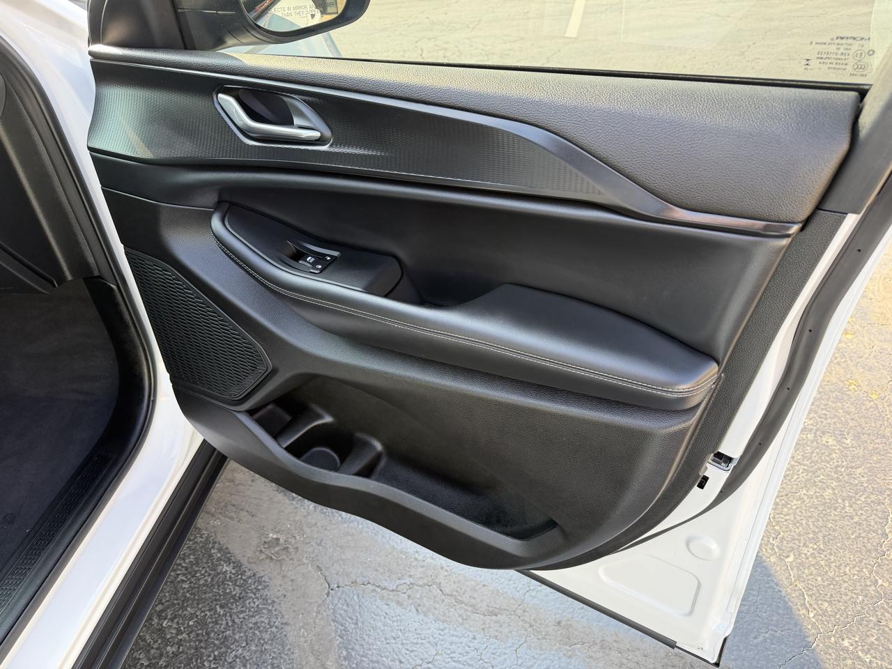Jeep Grand Cherokee Laredo 4x2 2025