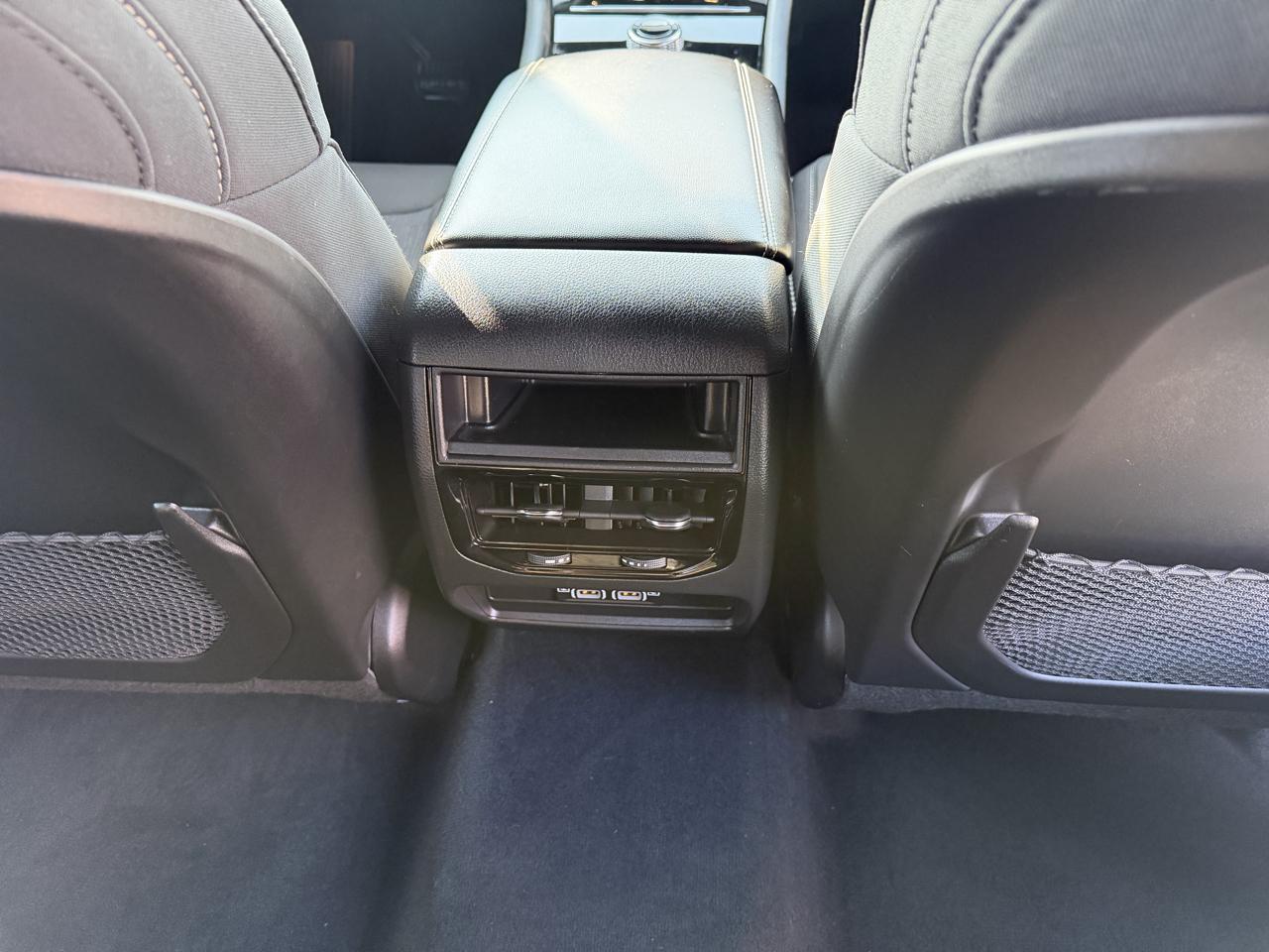 Jeep Grand Cherokee Laredo 4x2 2025