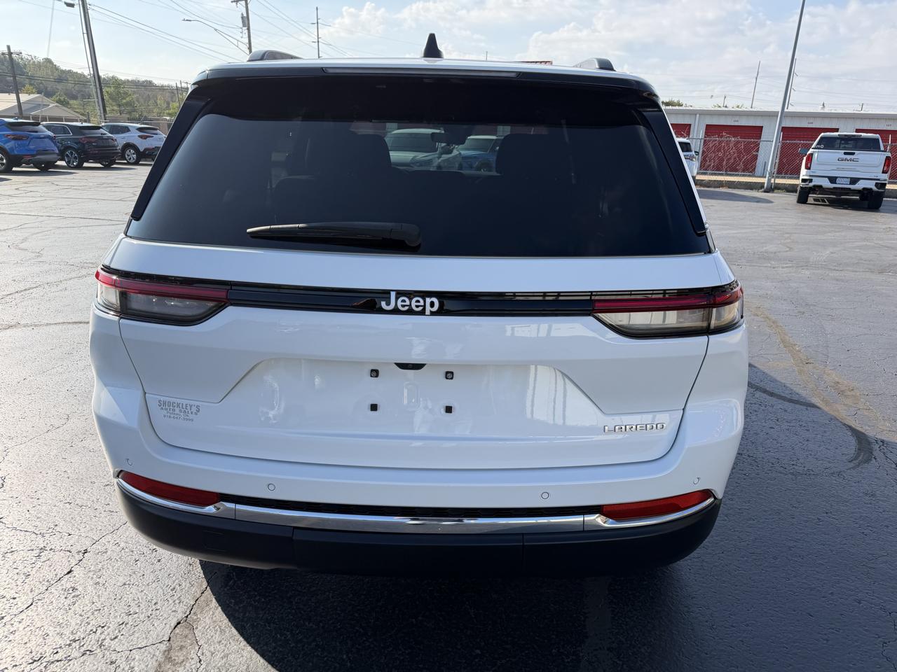 Jeep Grand Cherokee Laredo 4x2 2025