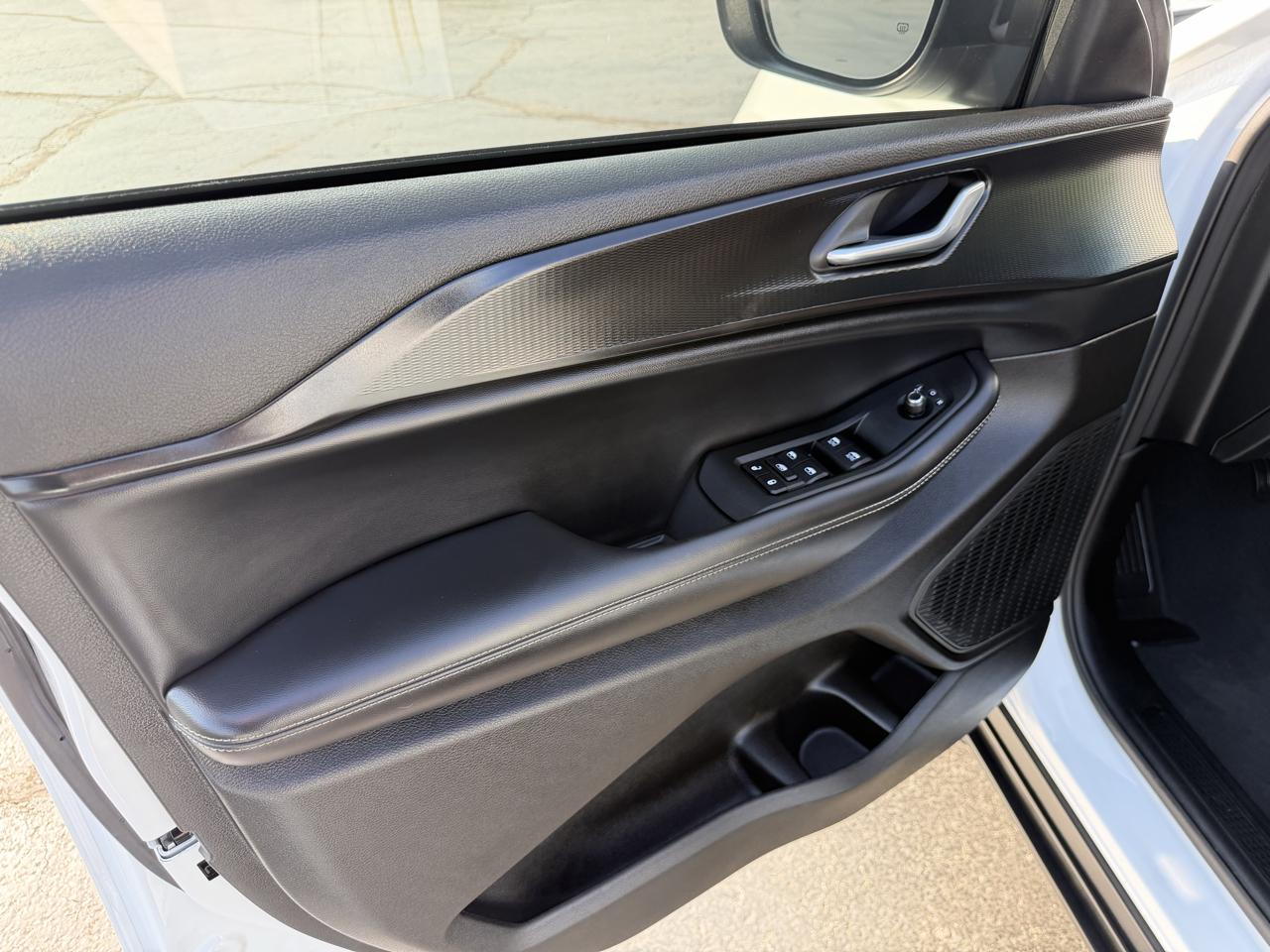 Jeep Grand Cherokee Laredo 4x2 2025