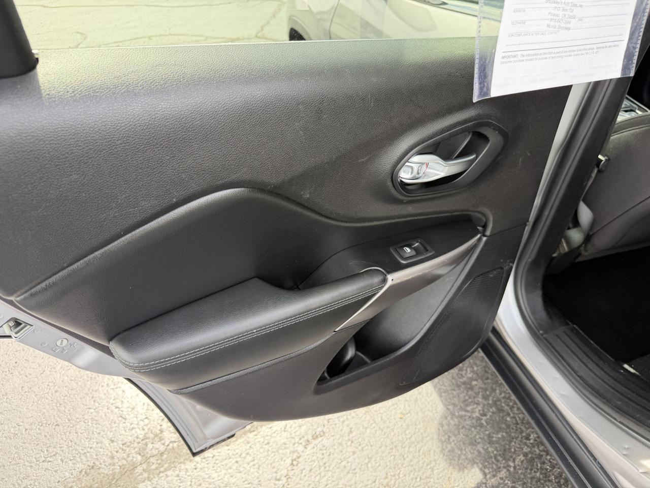 Jeep Cherokee Latitude FWD 2019