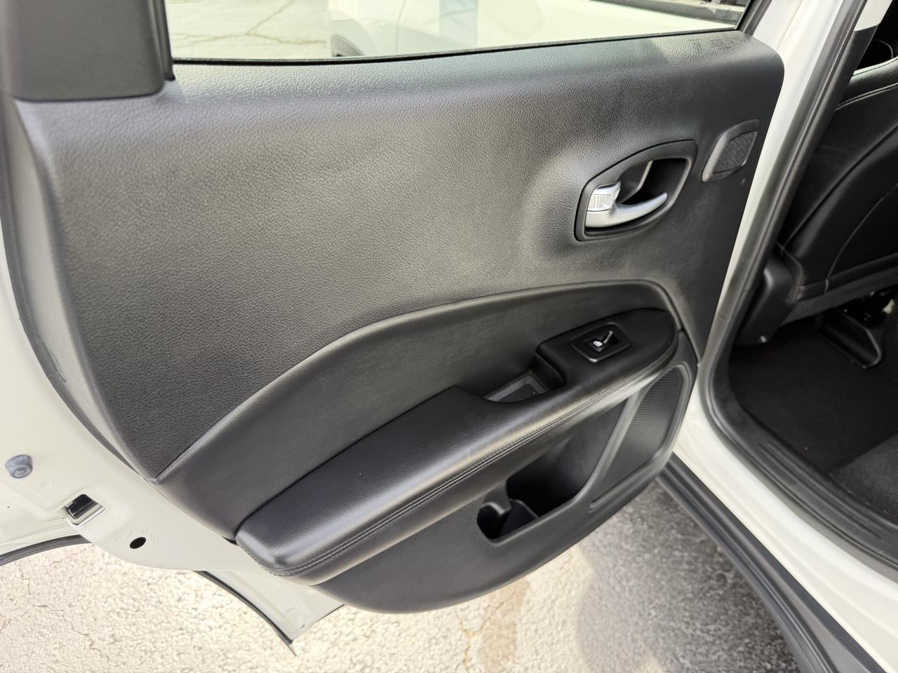 Jeep Compass Altitude FWD 2021