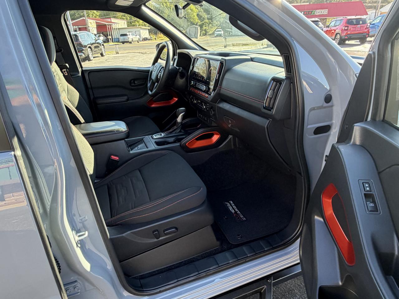 Nissan Frontier Crew Cab 4x4 PRO-4X 2026