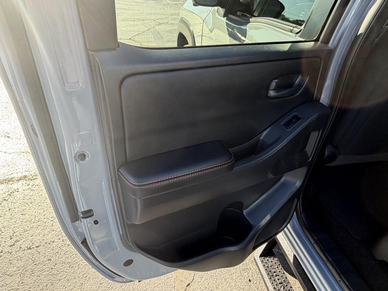Nissan Frontier Crew Cab 4x4 PRO-4X 2026
