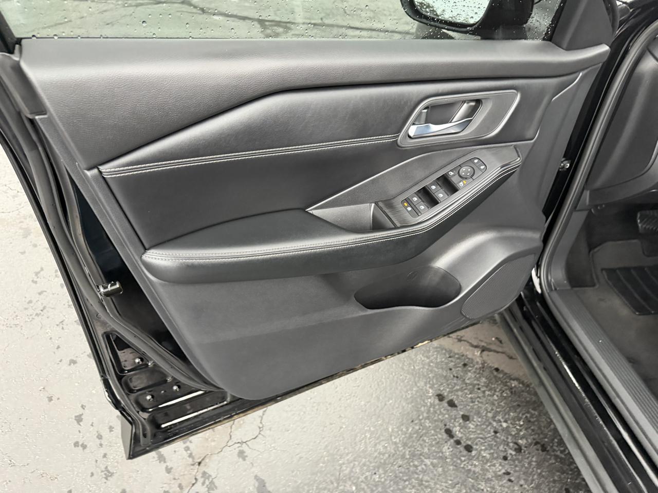 Nissan Rogue FWD SV 2024