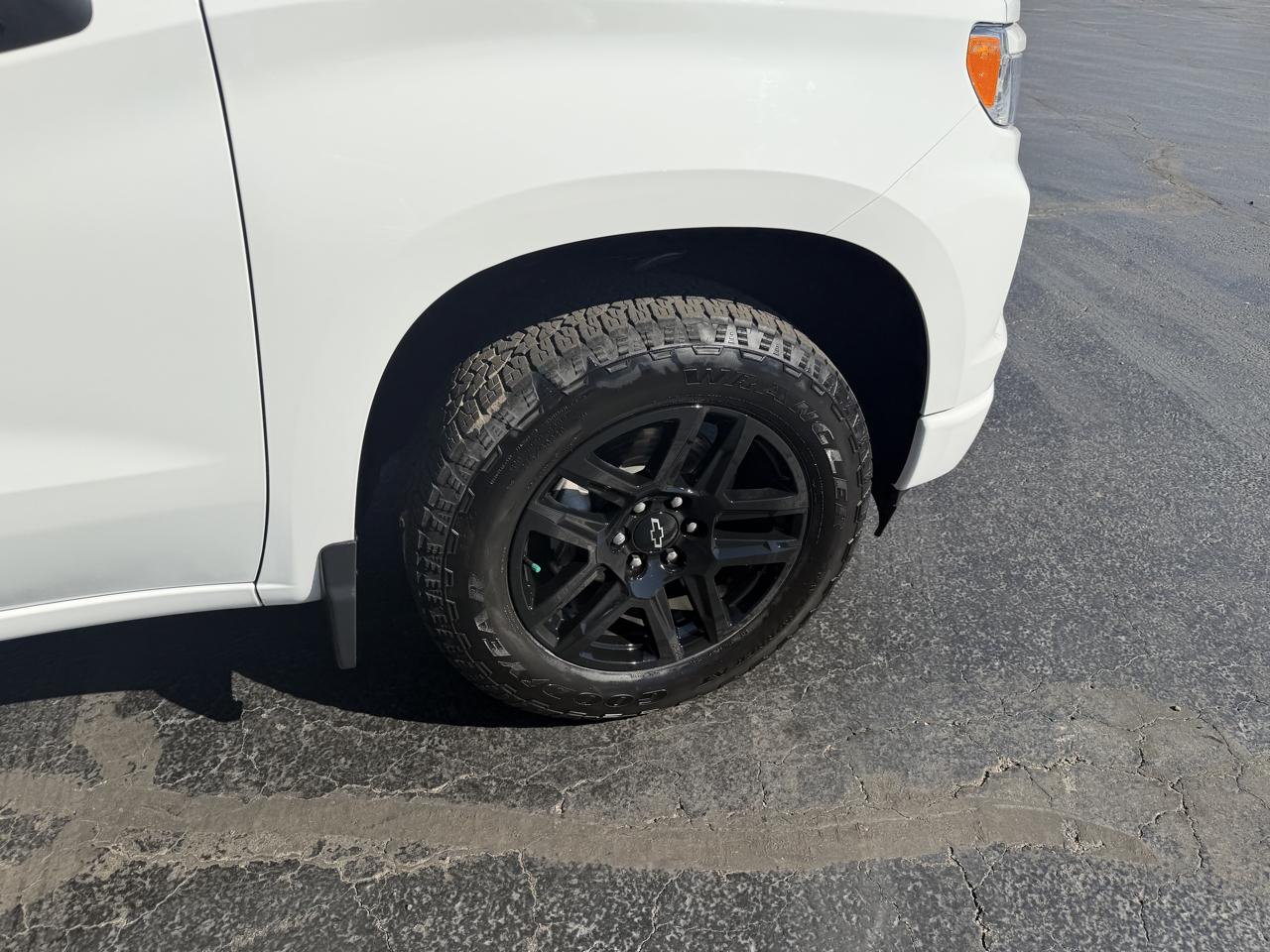 Chevrolet Silverado 1500 4WD Crew Cab 147" RST 2025