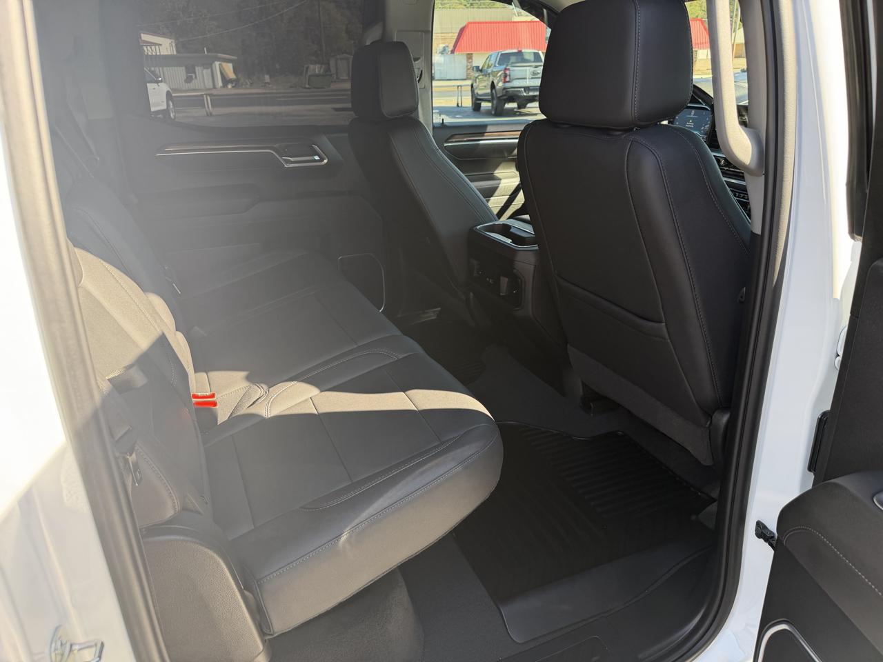Chevrolet Silverado 1500 4WD Crew Cab 147" RST 2025