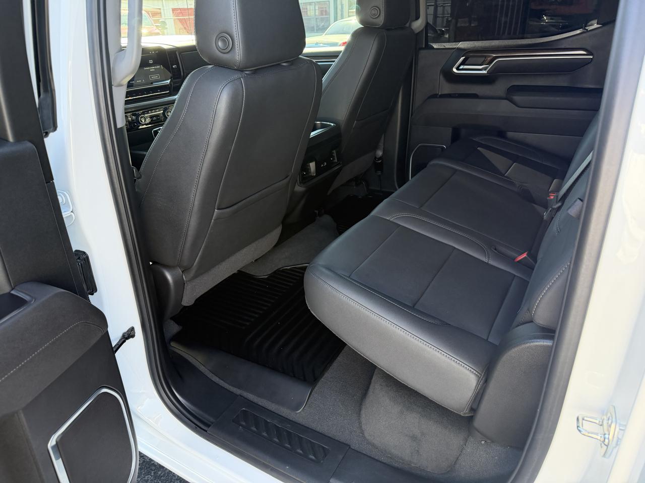 Chevrolet Silverado 1500 4WD Crew Cab 147" RST 2025