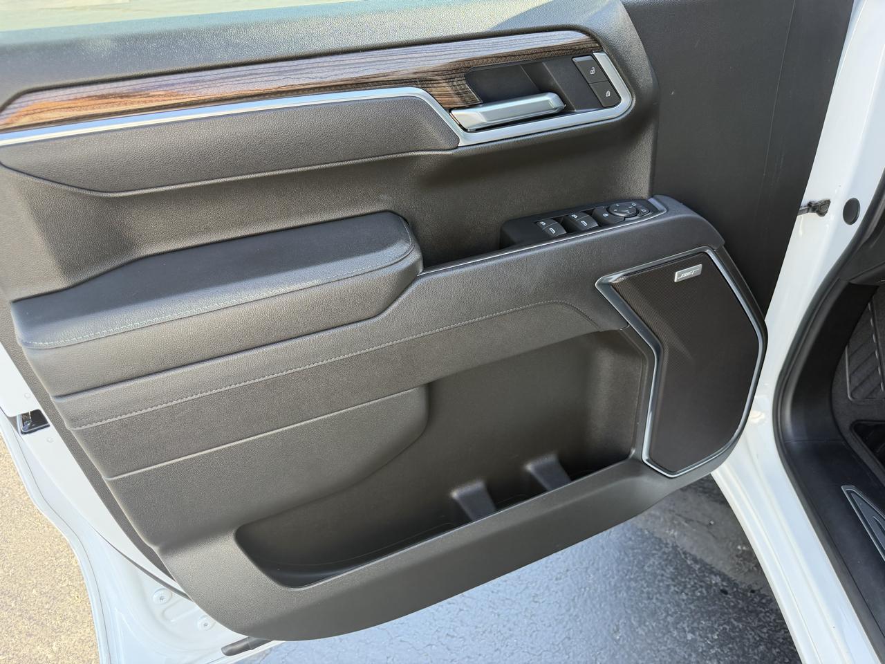 Chevrolet Silverado 1500 4WD Crew Cab 147" RST 2025