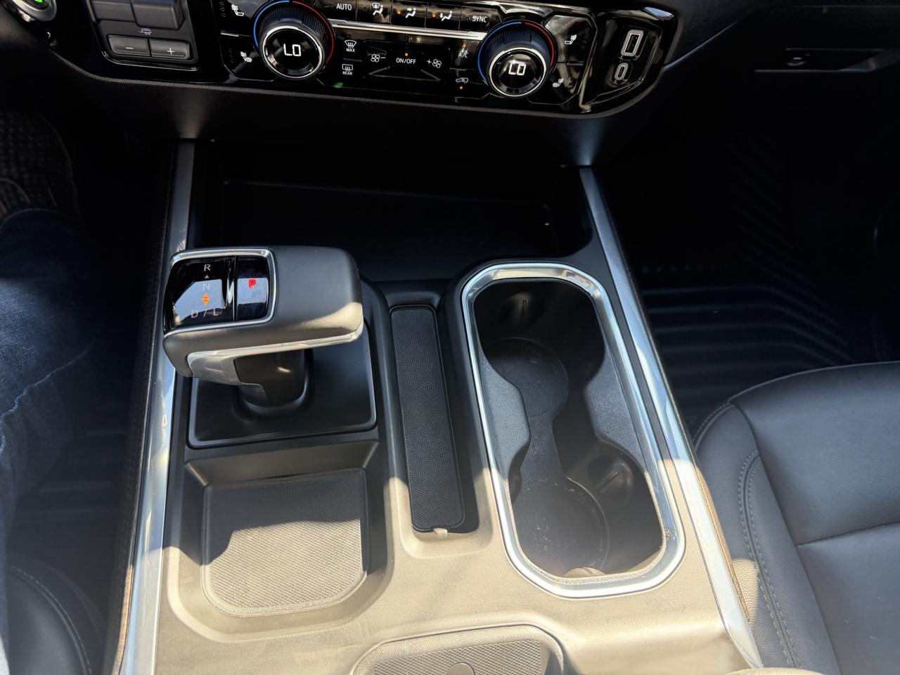 Chevrolet Silverado 1500 4WD Crew Cab 147" RST 2025