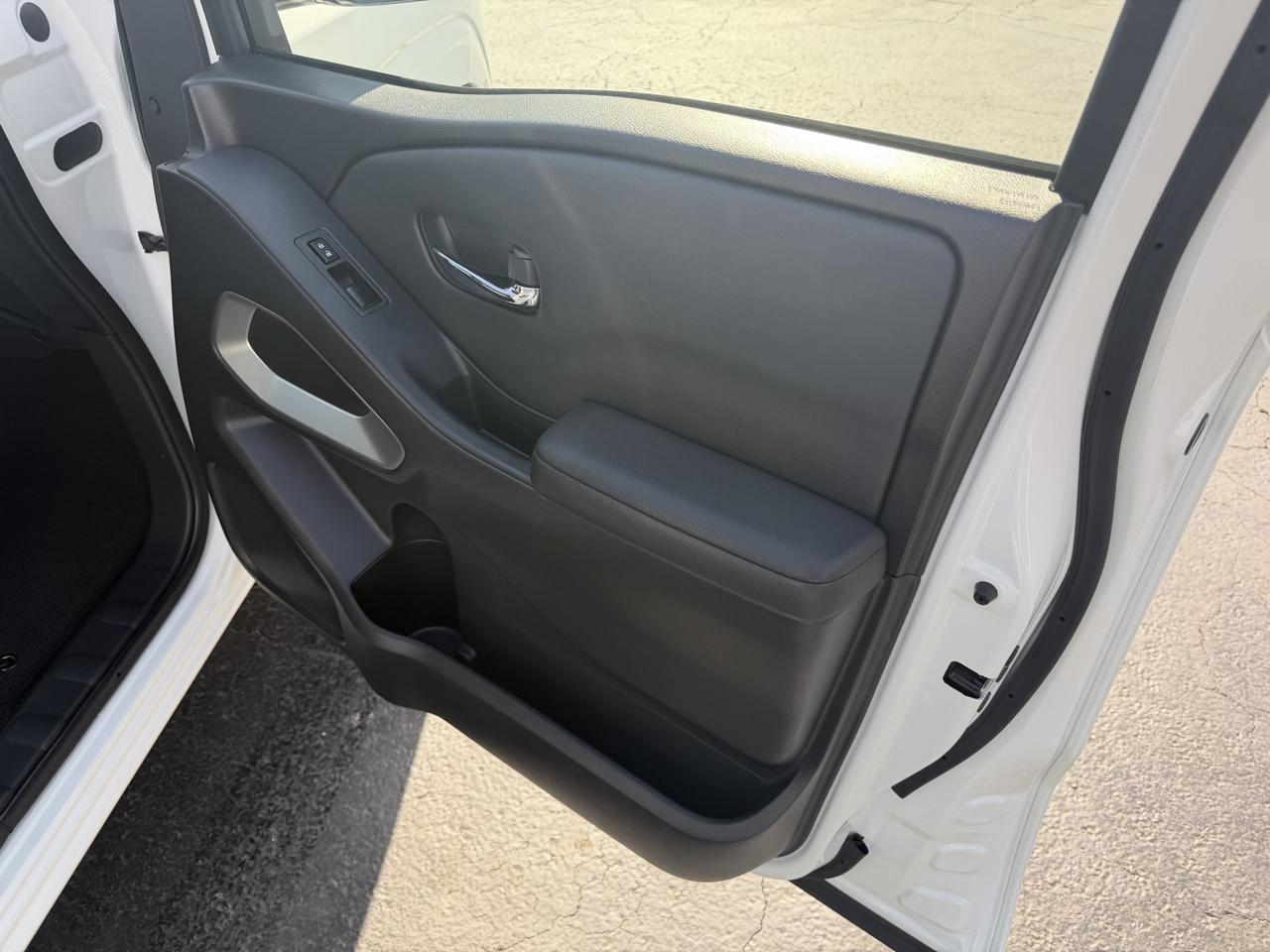 Nissan Frontier Crew Cab 4x4 SV Auto *Ltd Avail* 2023