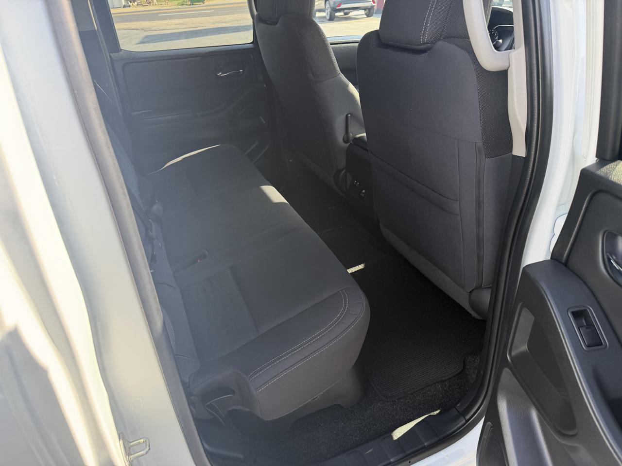Nissan Frontier Crew Cab 4x4 SV Auto *Ltd Avail* 2023