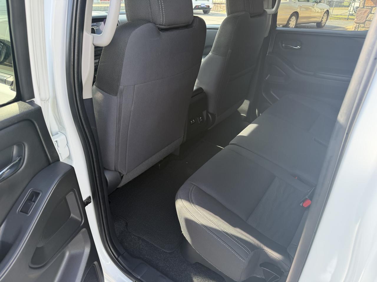 Nissan Frontier Crew Cab 4x4 SV Auto *Ltd Avail* 2023