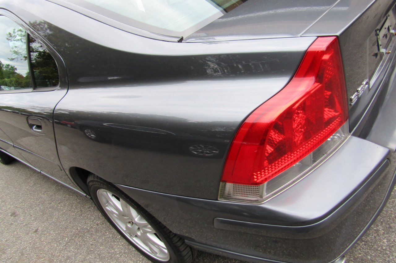 Volvo S60 2.5L Turbo Auto 2006 Volvo S60 2.5L Turbo Auto 2006