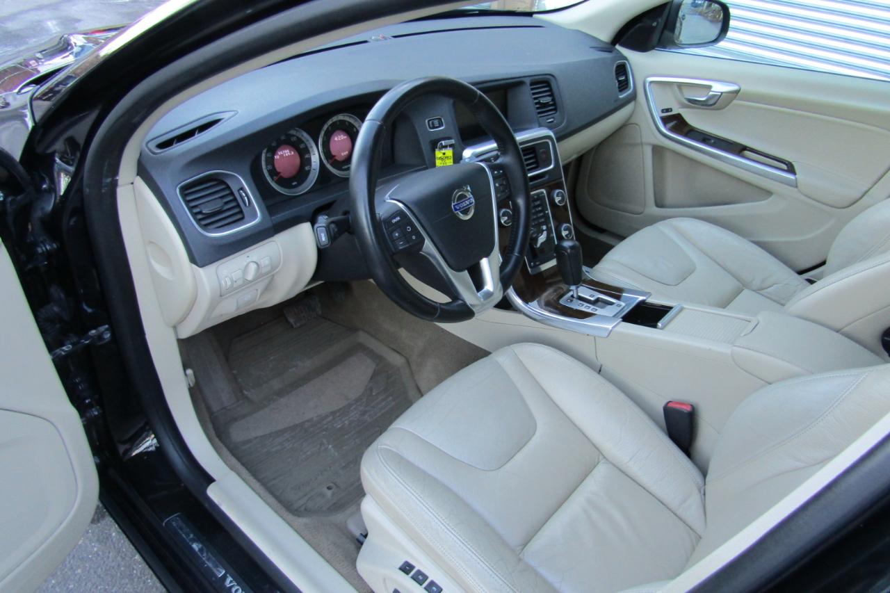 Volvo S60 AWD 4dr Sdn T6 2012