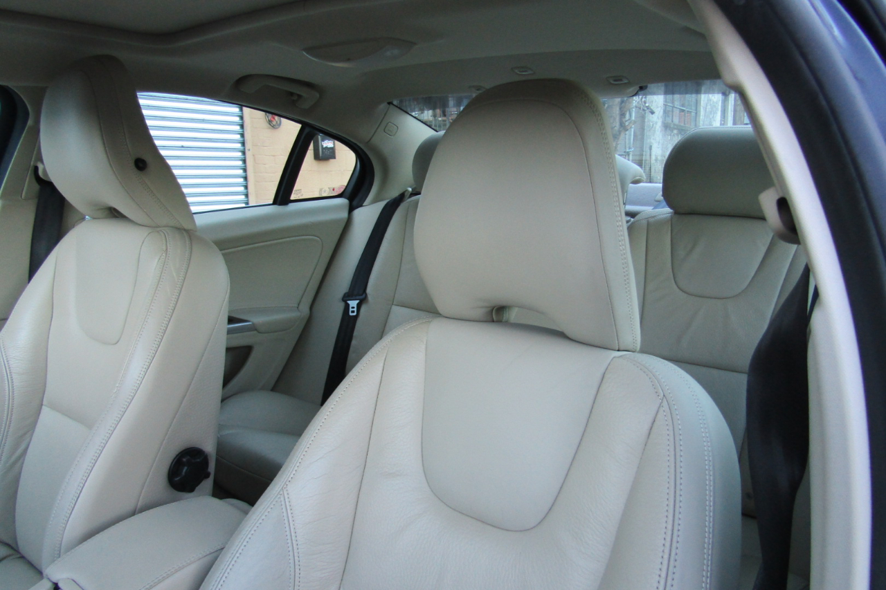 Volvo S60 AWD 4dr Sdn T6 2012