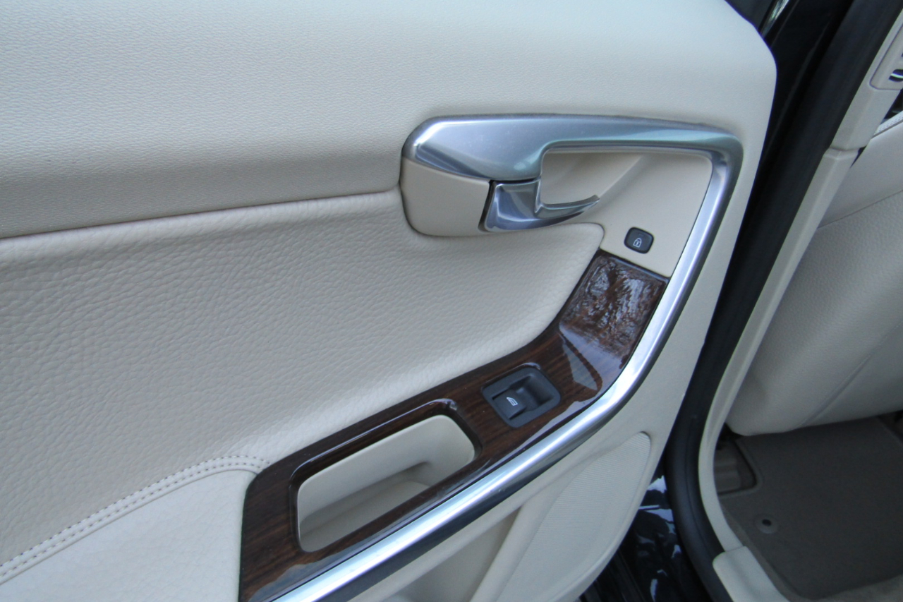 Volvo S60 AWD 4dr Sdn T6 2012