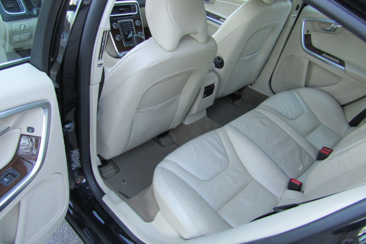 Volvo S60 AWD 4dr Sdn T6 2012