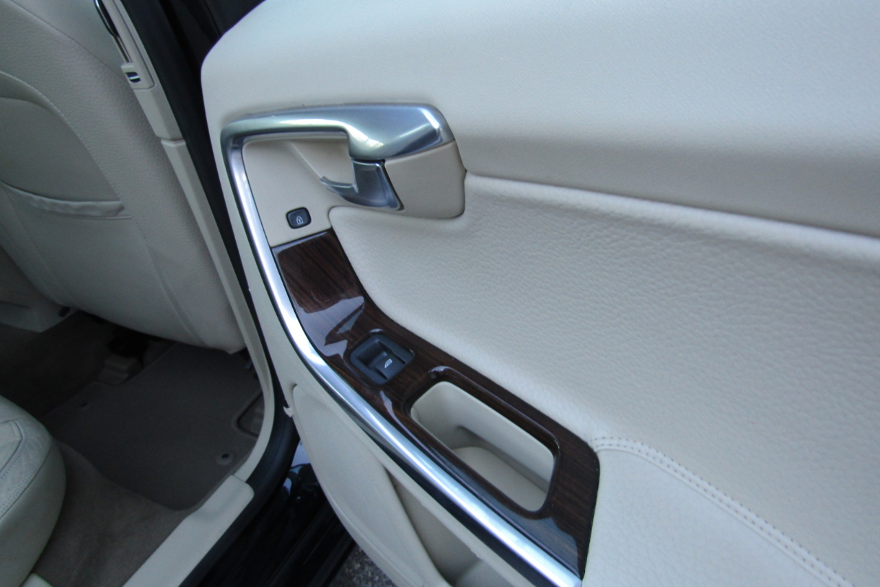 Volvo S60 AWD 4dr Sdn T6 2012