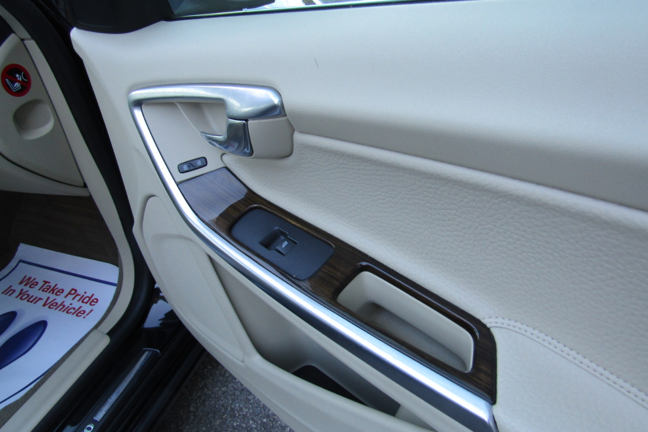 Volvo S60 AWD 4dr Sdn T6 2012