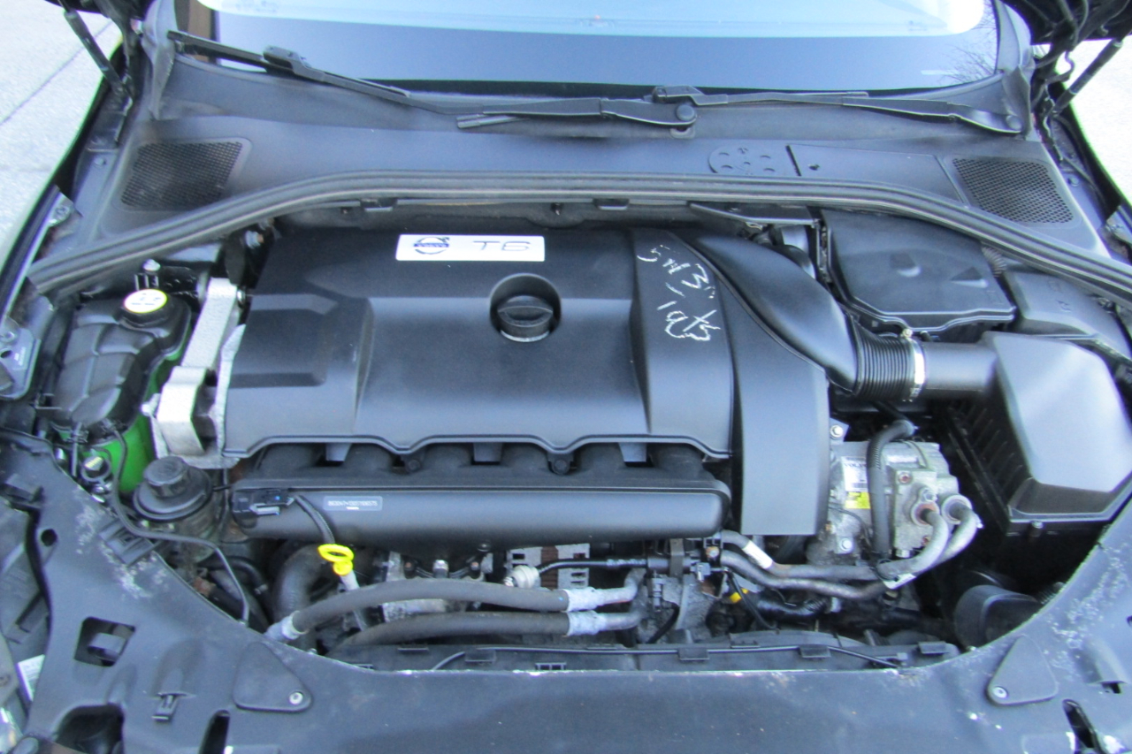 Volvo S60 AWD 4dr Sdn T6 2012