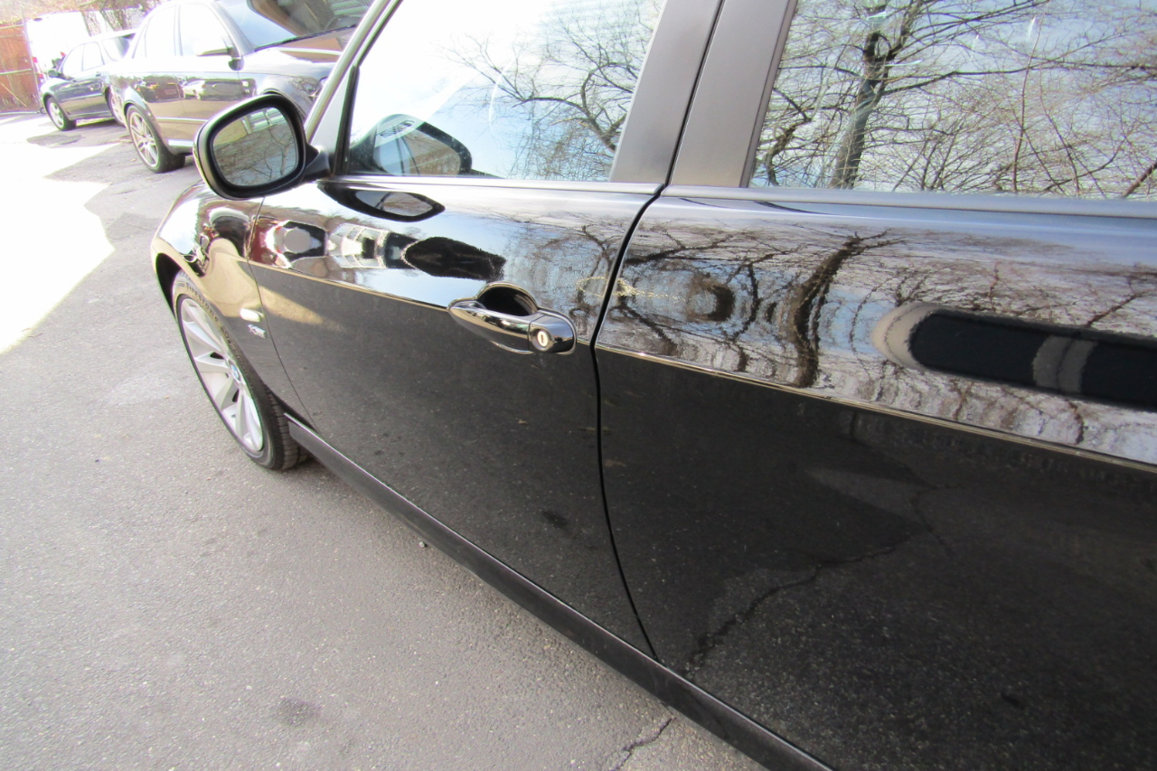 BMW 3 Series 4dr Sdn 328i xDrive AWD 2011