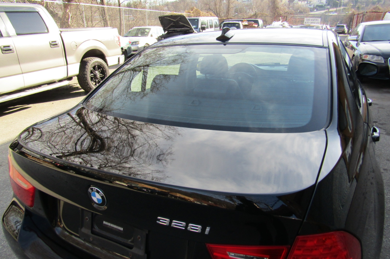 BMW 3 Series 4dr Sdn 328i xDrive AWD 2011