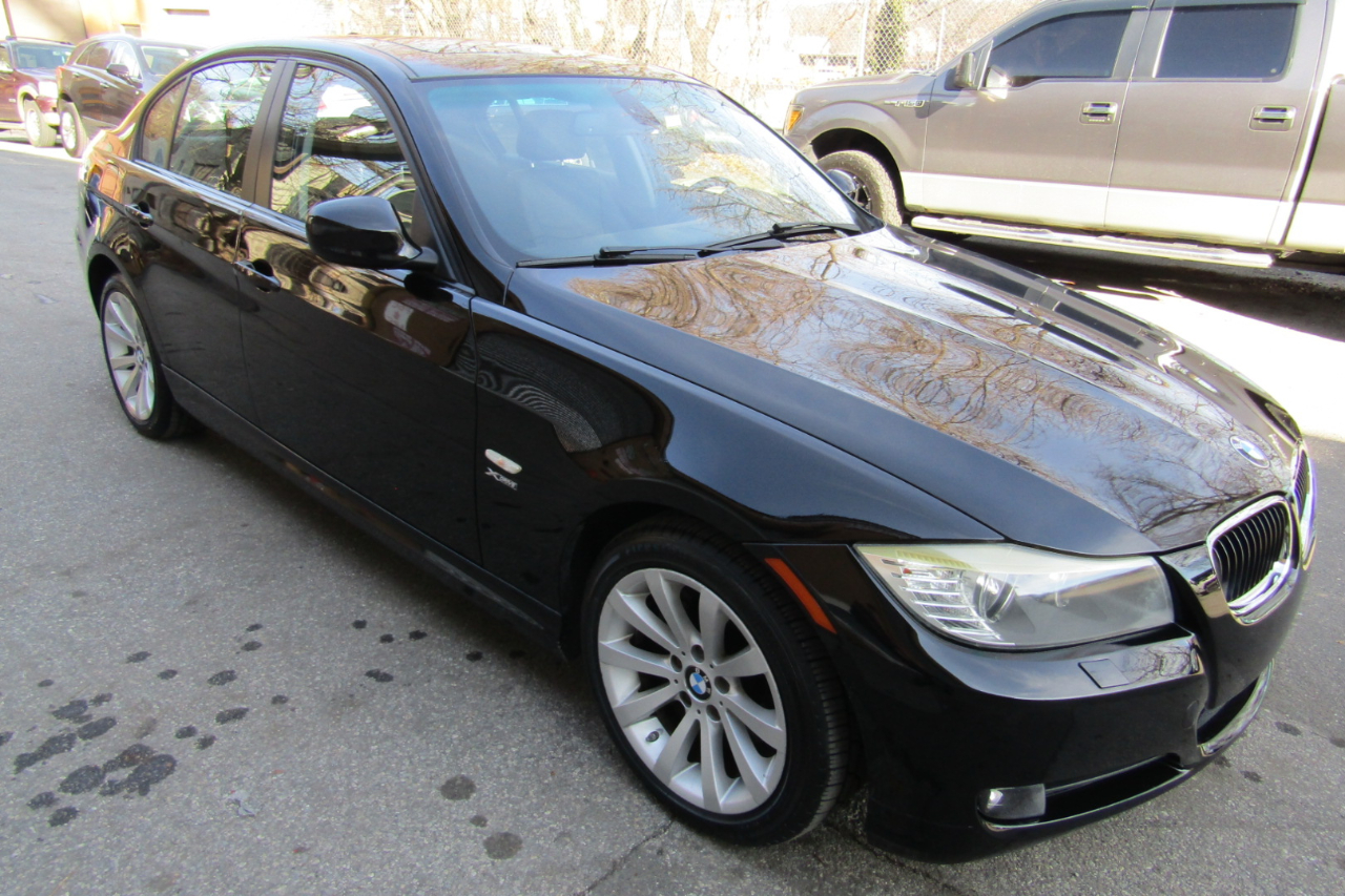 BMW 3 Series 4dr Sdn 328i xDrive AWD 2011