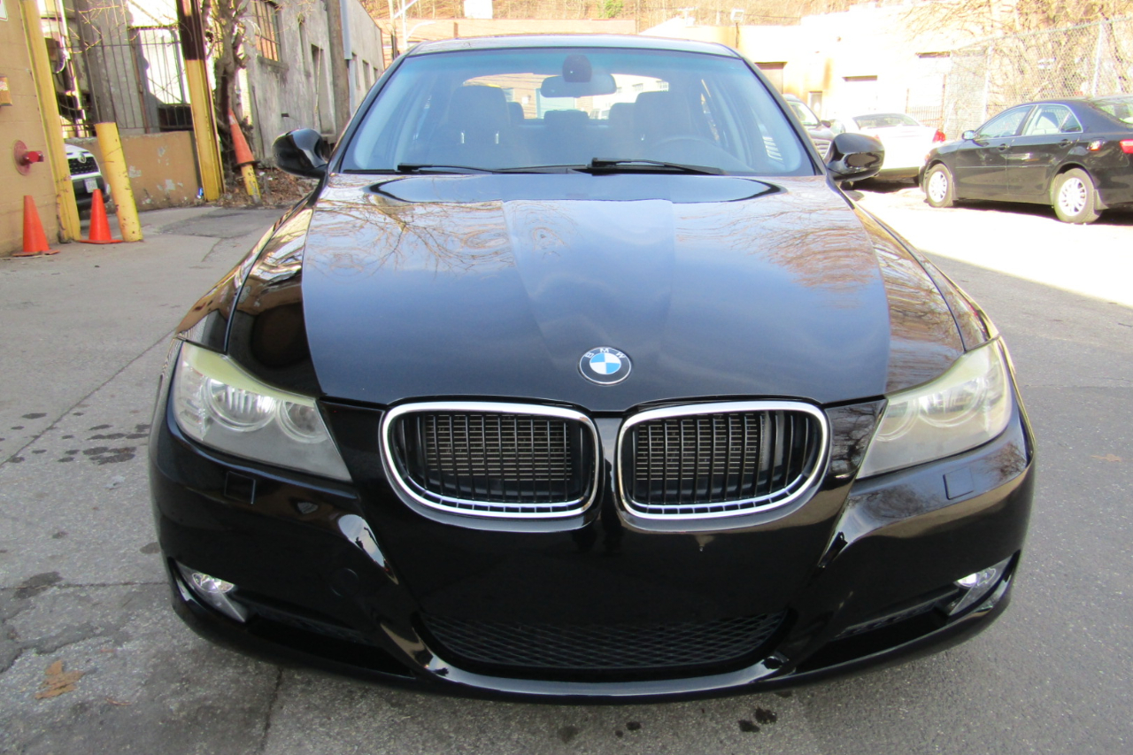 BMW 3 Series 4dr Sdn 328i xDrive AWD 2011