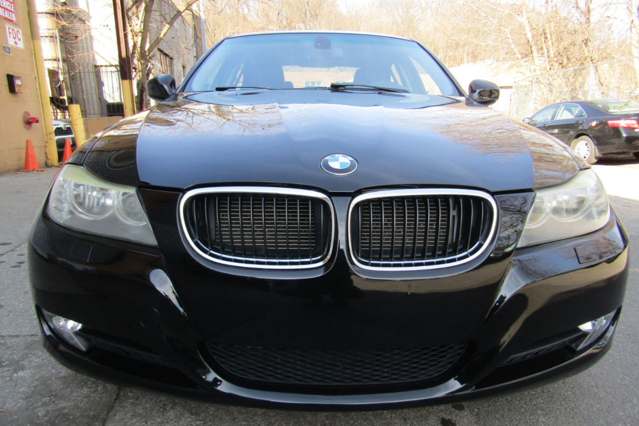 BMW 3 Series 4dr Sdn 328i xDrive AWD 2011