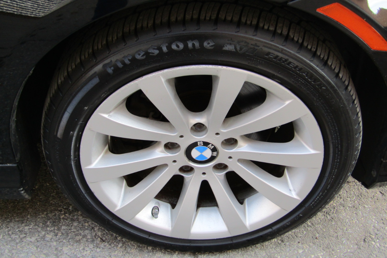 BMW 3 Series 4dr Sdn 328i xDrive AWD 2011