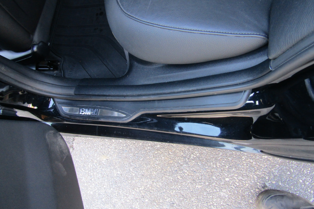 BMW 3 Series 4dr Sdn 328i xDrive AWD 2011