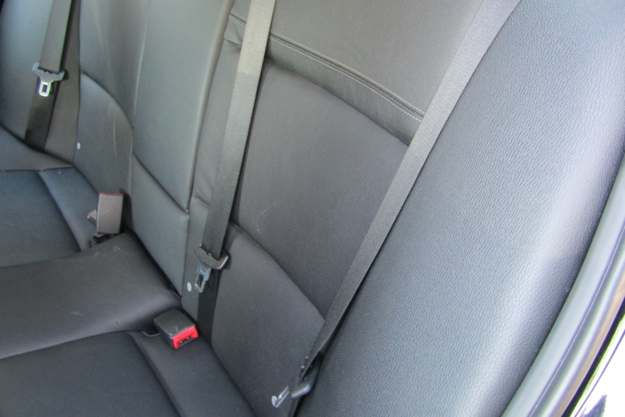 BMW 3 Series 4dr Sdn 328i xDrive AWD 2011