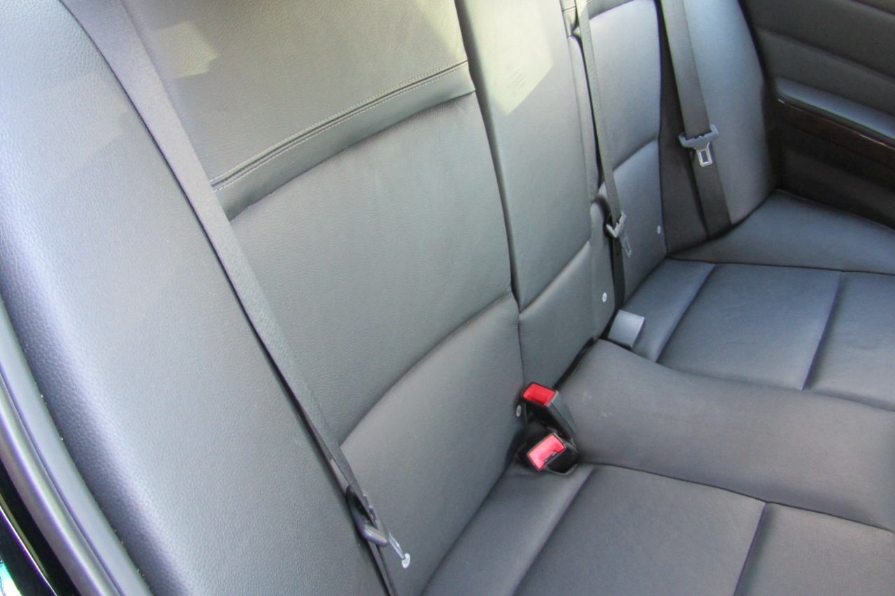 BMW 3 Series 4dr Sdn 328i xDrive AWD 2011