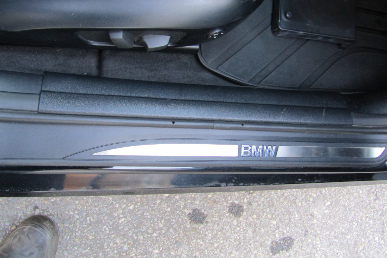 BMW 3 Series 4dr Sdn 328i xDrive AWD 2011