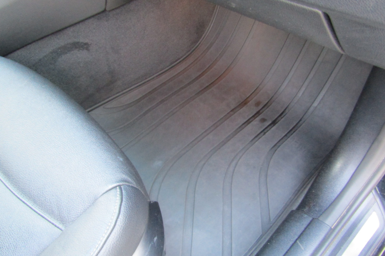 BMW 3 Series 4dr Sdn 328i xDrive AWD 2011