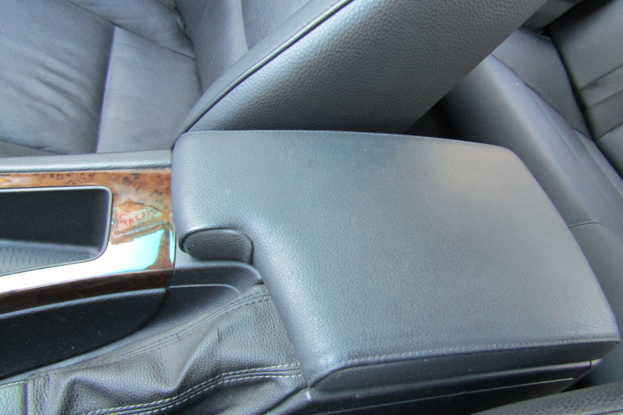 BMW 3 Series 4dr Sdn 328i xDrive AWD 2011