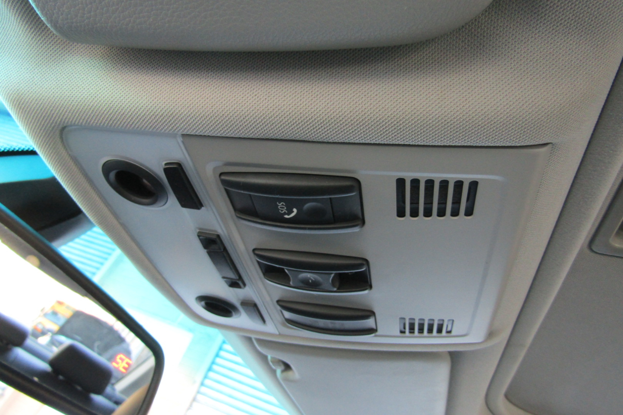 BMW 3 Series 4dr Sdn 328i xDrive AWD 2011