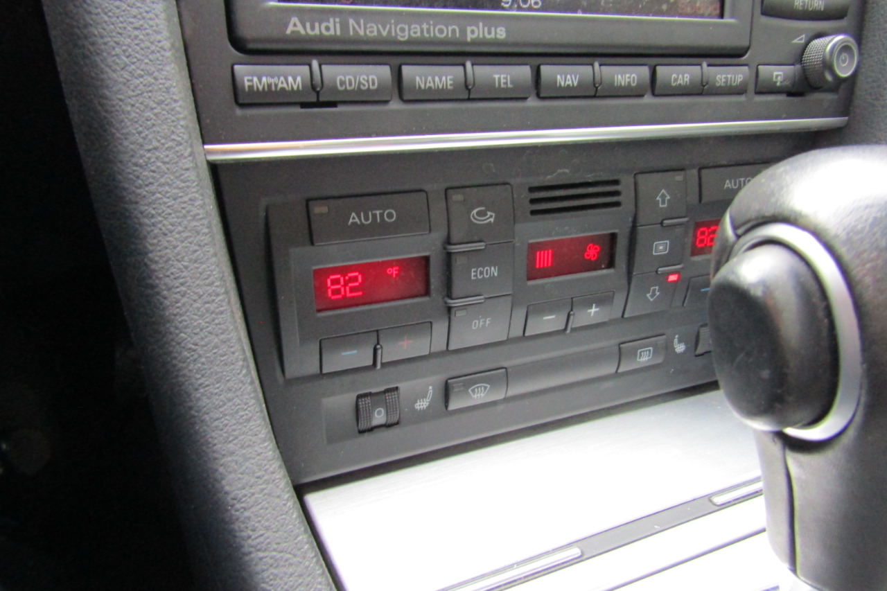 Audi A4 2dr Cabriolet Auto 2.0T quattro SE *Ltd Avail* 2009