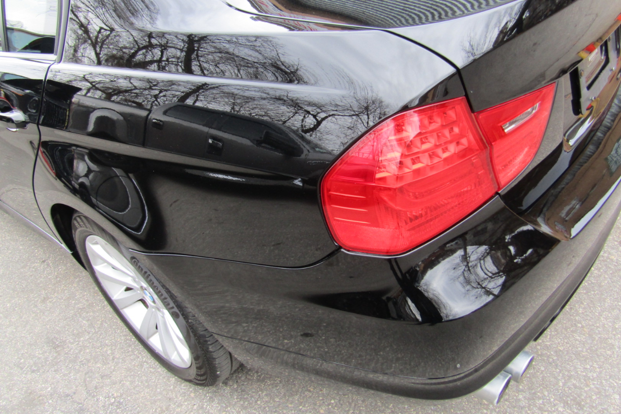 BMW 3 Series 4dr Sdn 328i xDrive AWD SULEV 2011