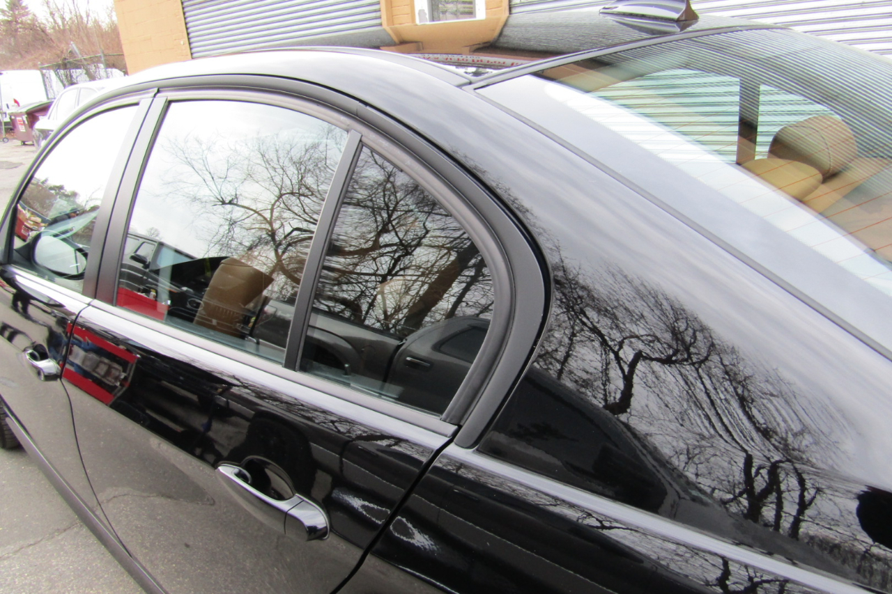 BMW 3 Series 4dr Sdn 328i xDrive AWD SULEV 2011