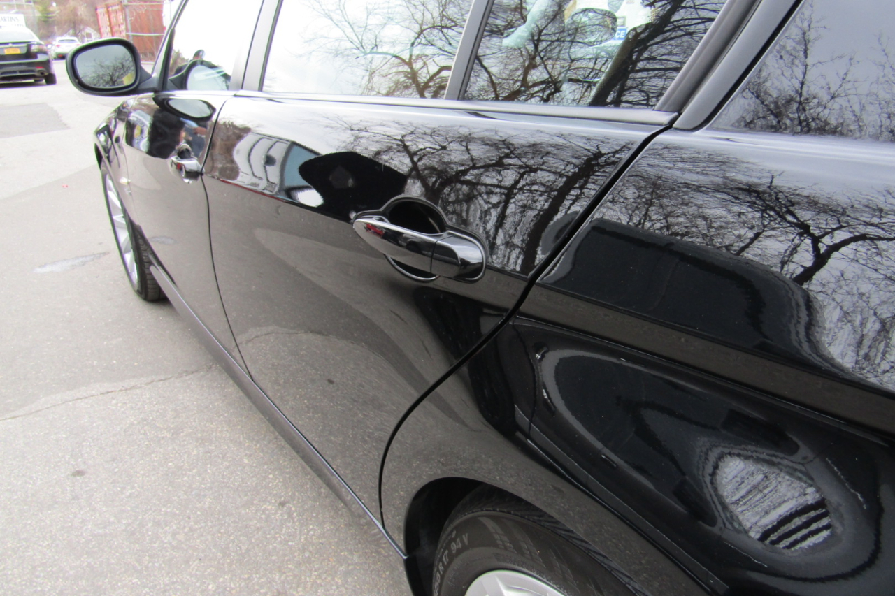 BMW 3 Series 4dr Sdn 328i xDrive AWD SULEV 2011