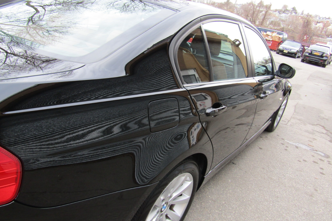 BMW 3 Series 4dr Sdn 328i xDrive AWD SULEV 2011