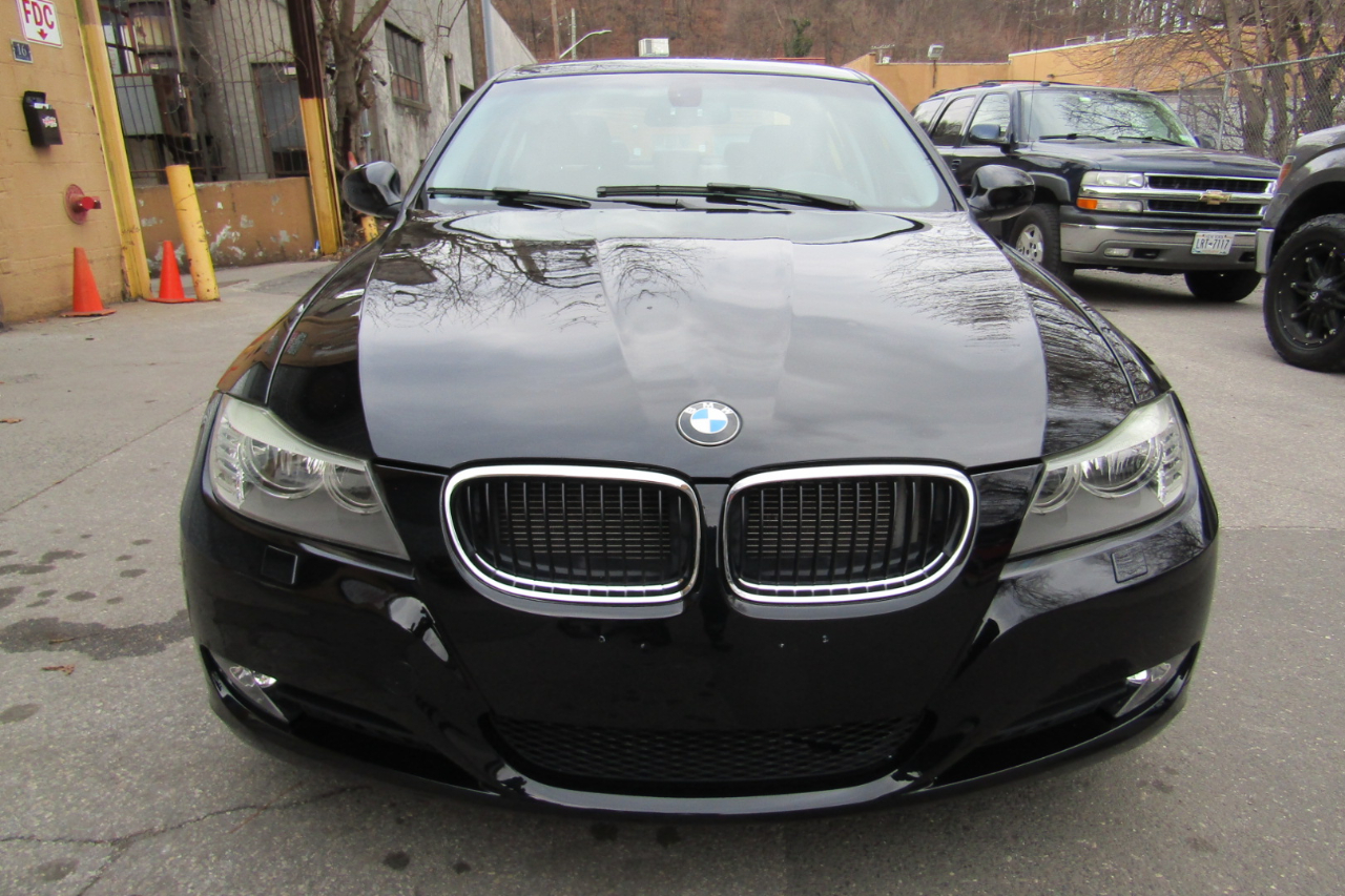 BMW 3 Series 4dr Sdn 328i xDrive AWD SULEV 2011