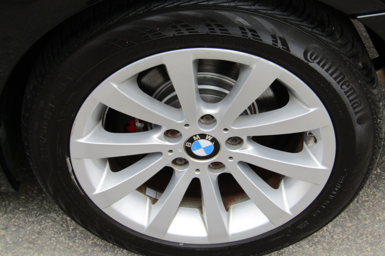 BMW 3 Series 4dr Sdn 328i xDrive AWD SULEV 2011